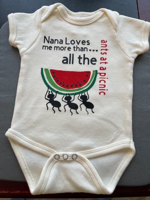 Baby t-shirt nana Loves me